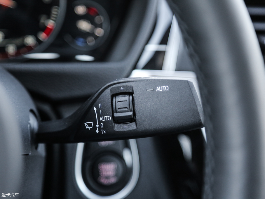 2018��R3ϵ 320Li M�\����ҹ��