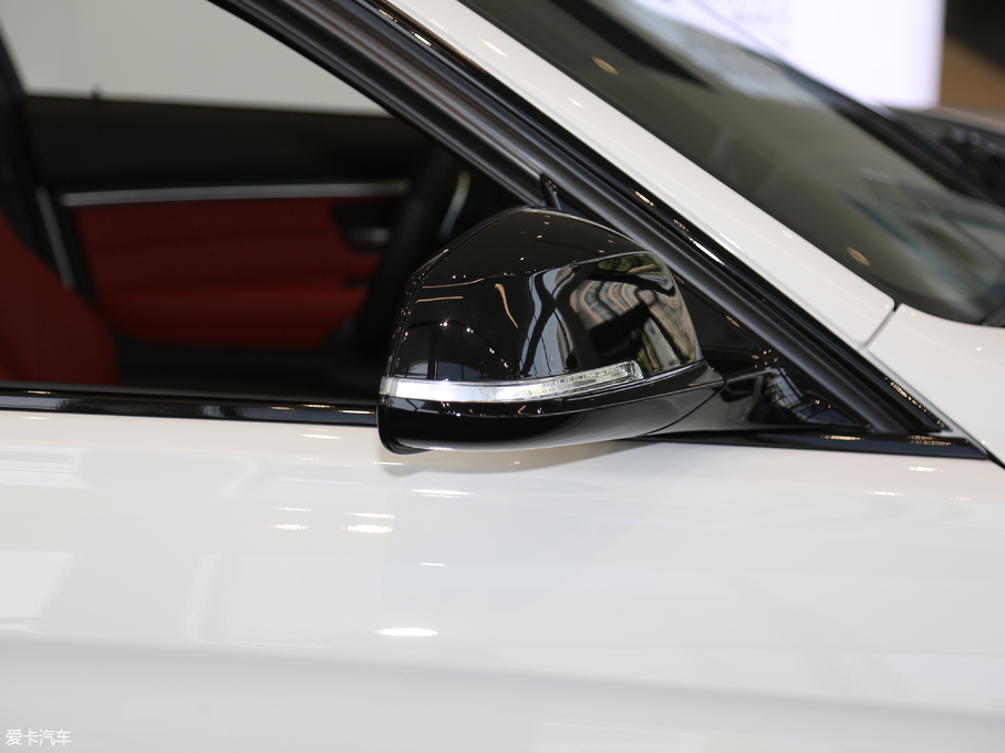 2018��R3ϵ 330i M�\(y��n)����ҹ��