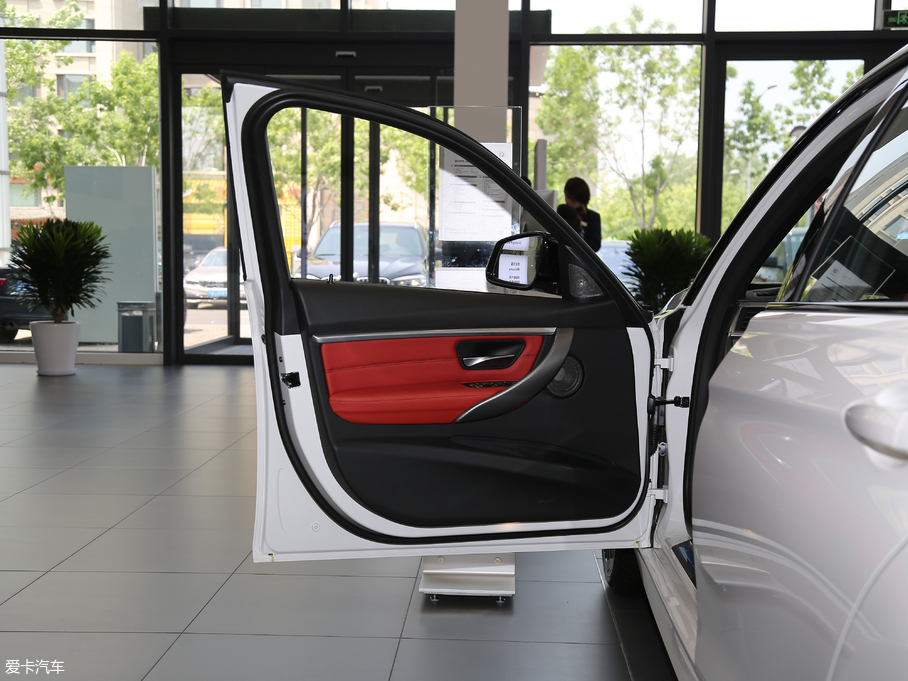 2018R3ϵ 330i M\ҹ