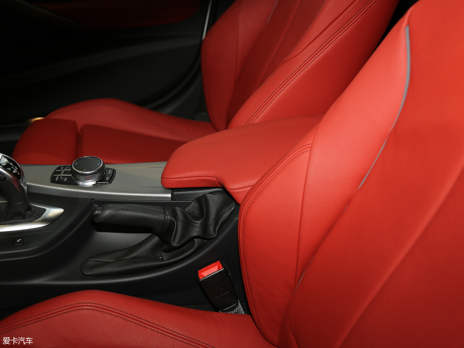 2018R3ϵ 330i M\ҹ