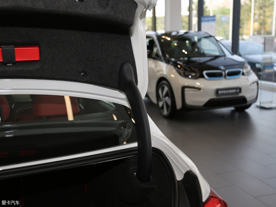 2018R3ϵ 330i M\ҹ