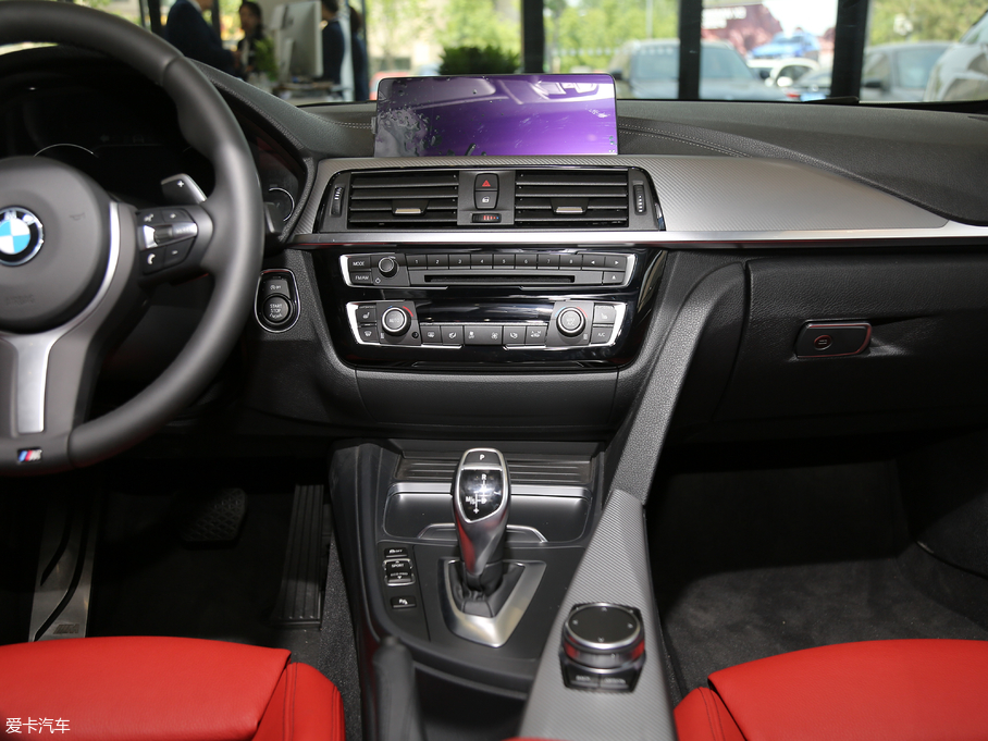 2018��R3ϵ 330i M�\����ҹ��