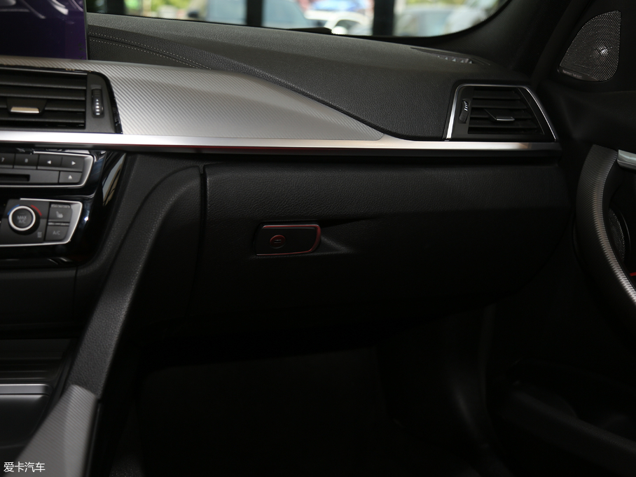 2018��R3ϵ 330i M�\����ҹ��