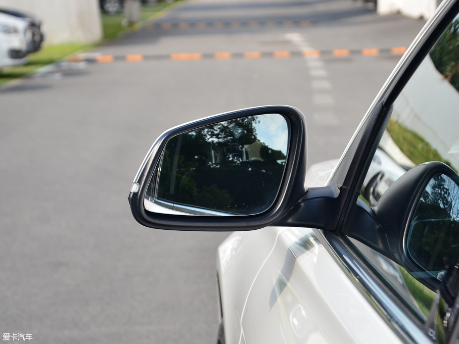 2018R3ϵ 320Li IͺAb