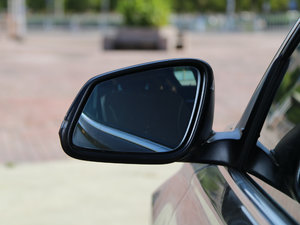 2018330Li xDriveAb ^