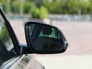 2018330Li xDriveAb ^