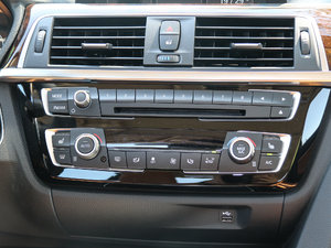 2018330Li xDriveAb {{