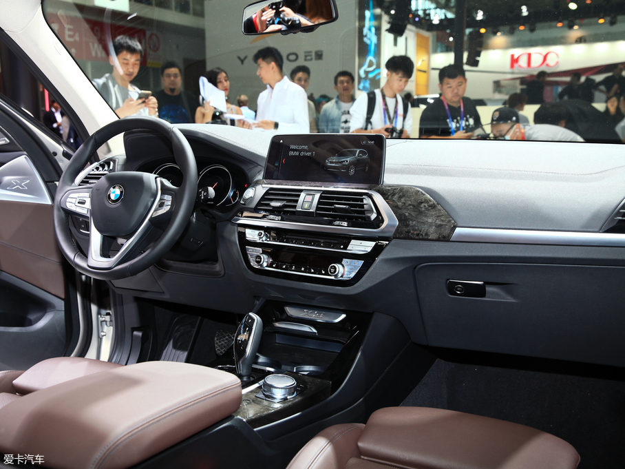 2018RX3 xDrive 25i Ab