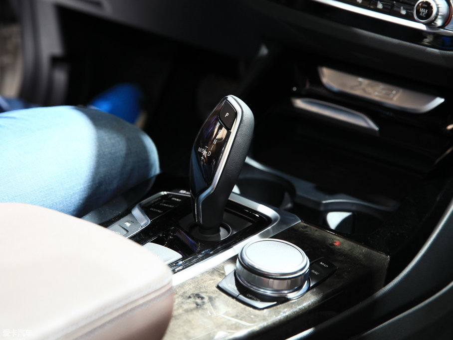 2018RX3 xDrive 25i Ab