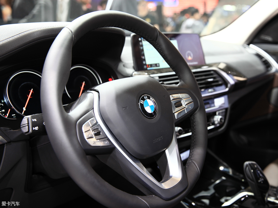 2018RX3 xDrive 25i Ab