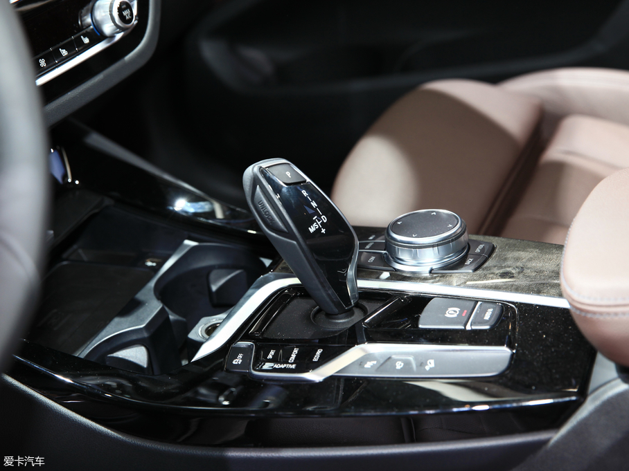 2018RX3 xDrive 25i Ab