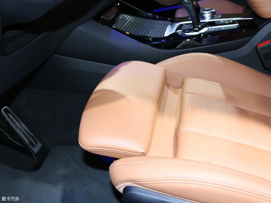 2018RX3 xDrive 30i M\b