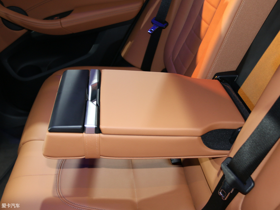 2018RX3 xDrive 30i M\b