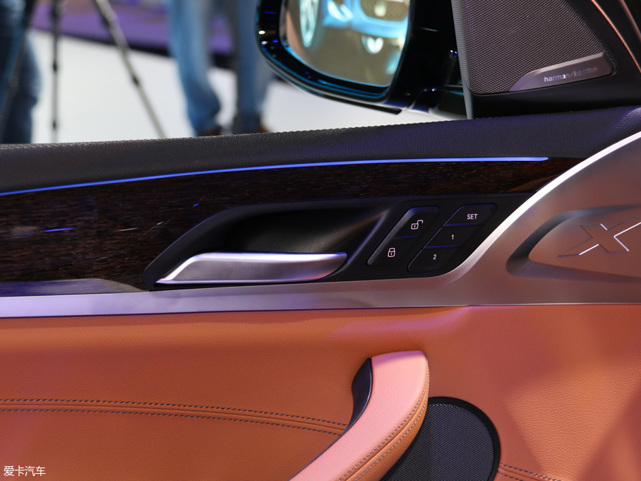 2018RX3 xDrive 30i M\b