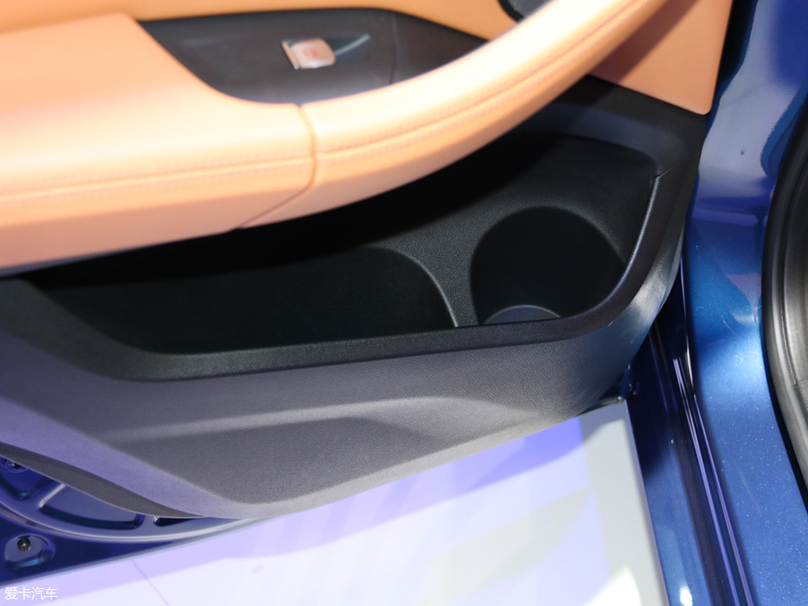 2018RX3 xDrive 30i M\b