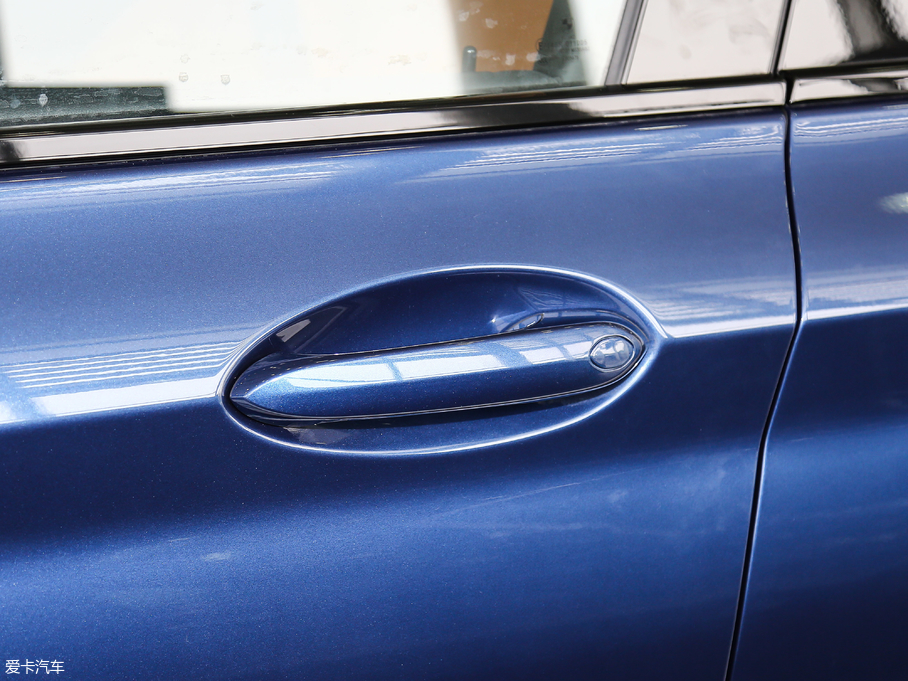 2018RX3 xDrive 30i IM\b