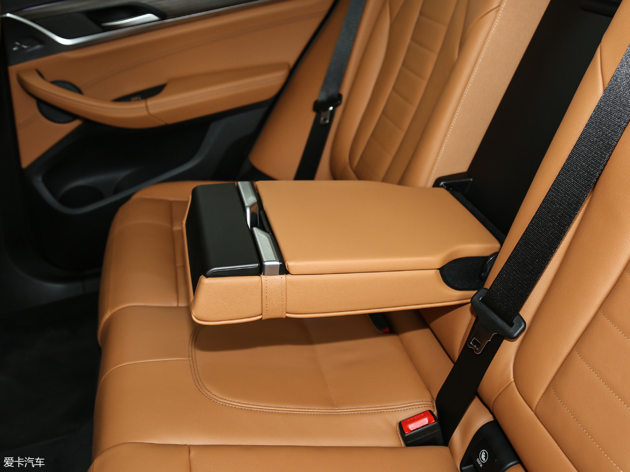 2018RX3 xDrive 30i IM\b