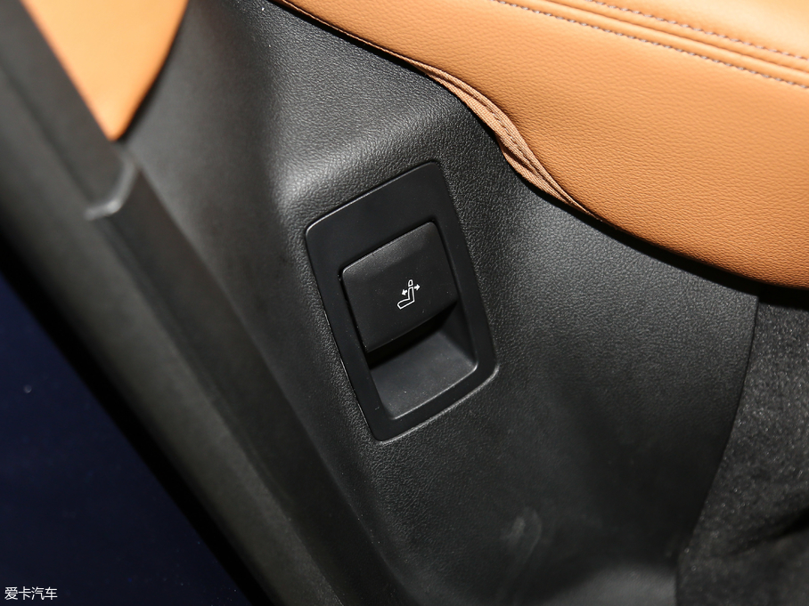 2018RX3 xDrive 30i IM\b