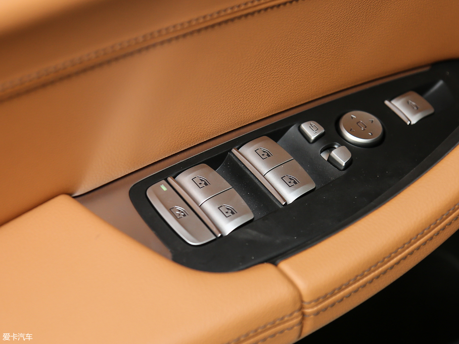 2018RX3 xDrive 30i IM\b