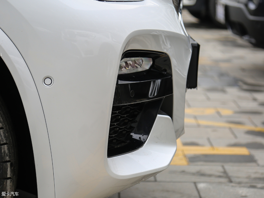 2018RX3 xDrive 30i I(lng)M\(yn)b