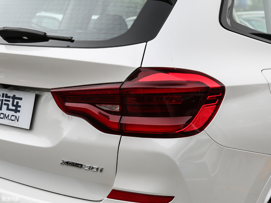 2018RX3 xDrive 30i IM\b