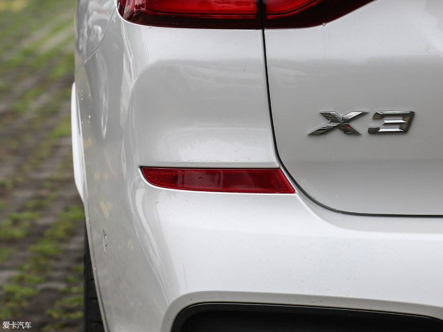 2018RX3 xDrive 30i IM\b