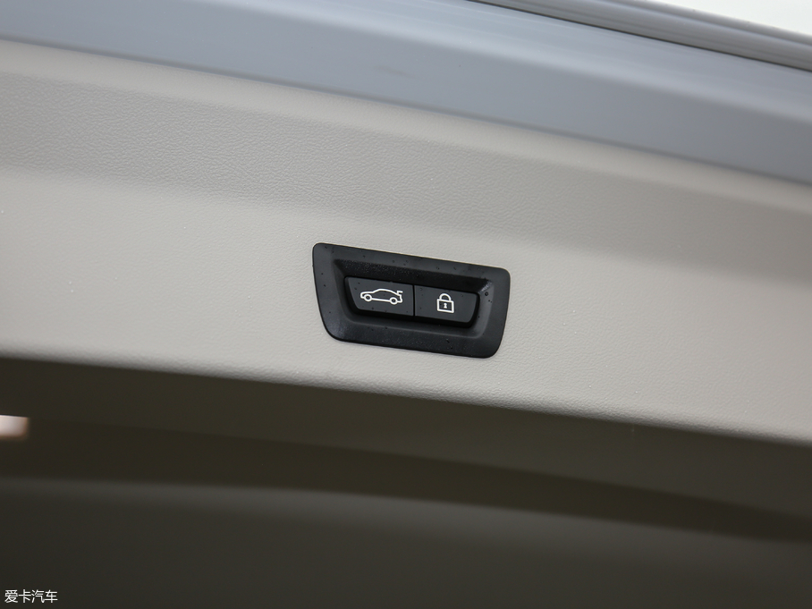 2018RX3 xDrive 30i I(lng)M\(yn)b