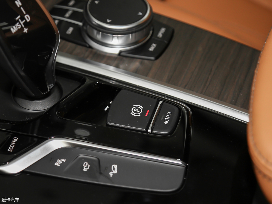 2018RX3 xDrive 30i IM\b