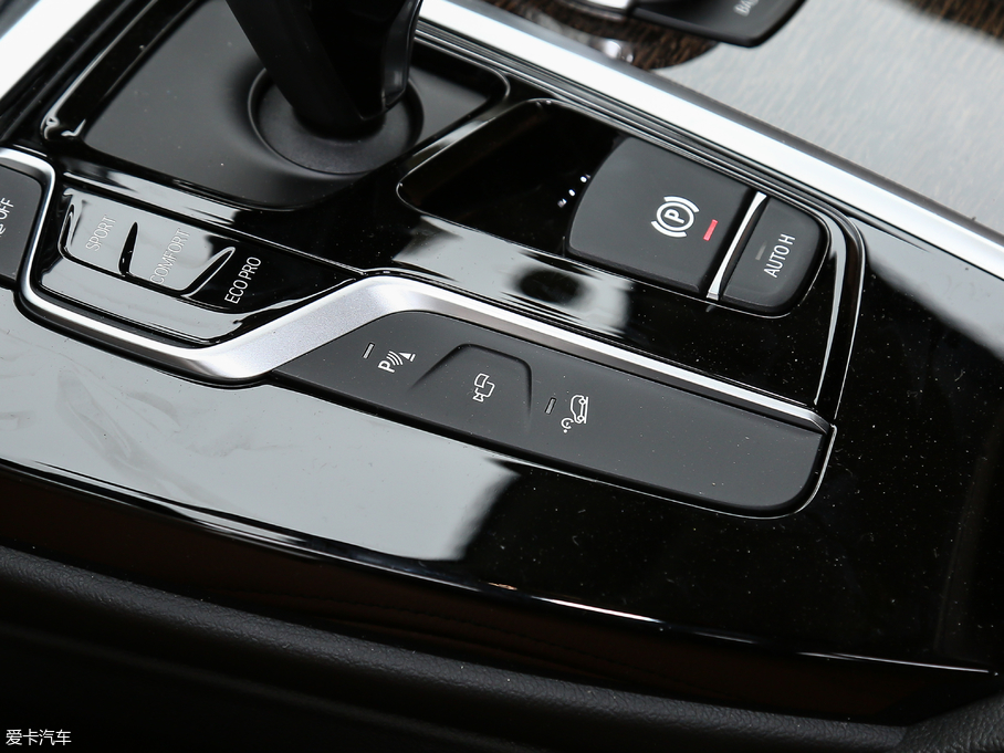 2018RX3 xDrive 30i IM\b