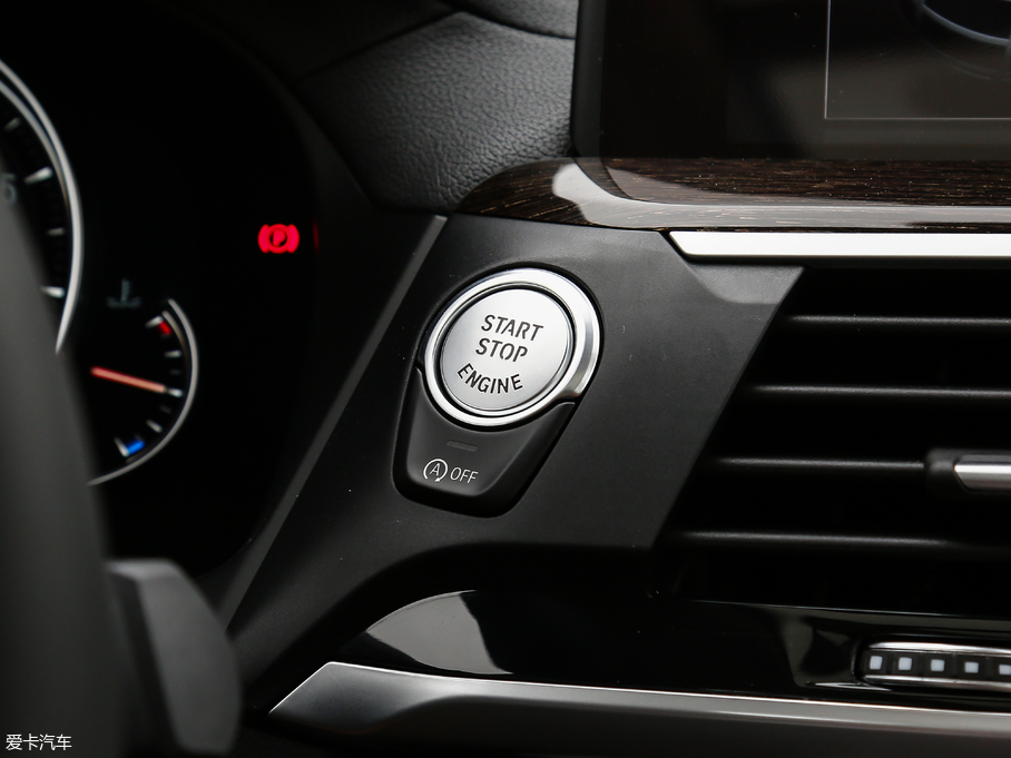 2018RX3 xDrive 30i IM\b