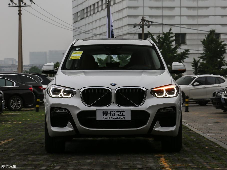 2018RX3 xDrive 30i I(lng)M\(yn)b