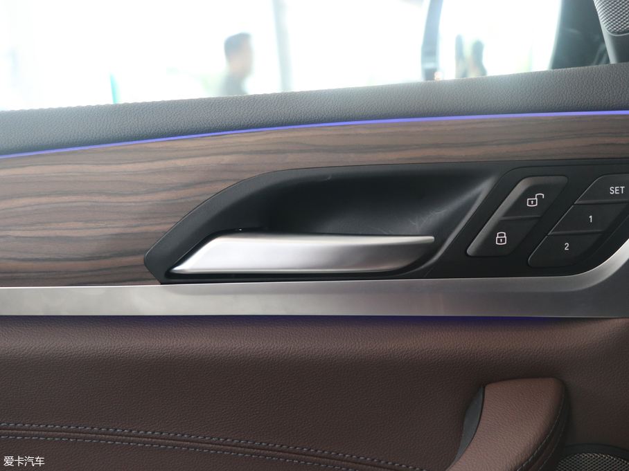 2018RX3 xDrive 30i IM\b