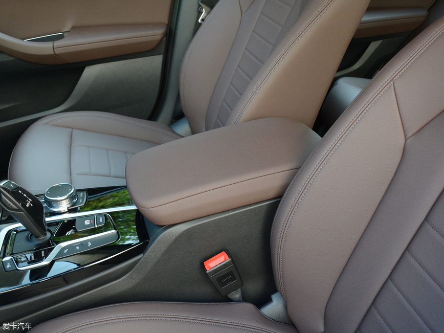 2018RX3 xDrive 25i Ab