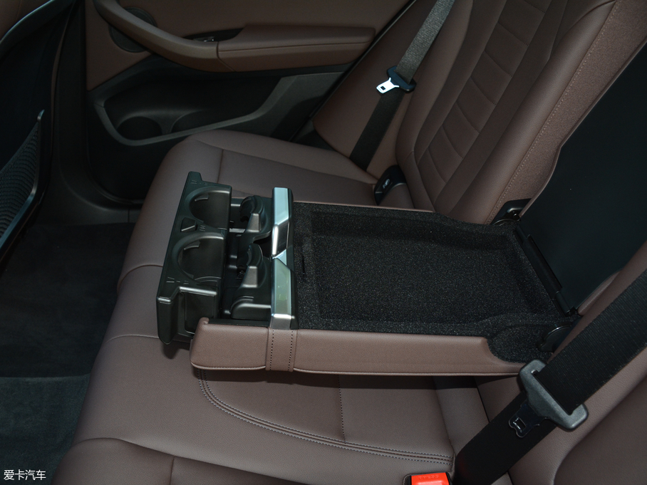 2018RX3 xDrive 25i Ab