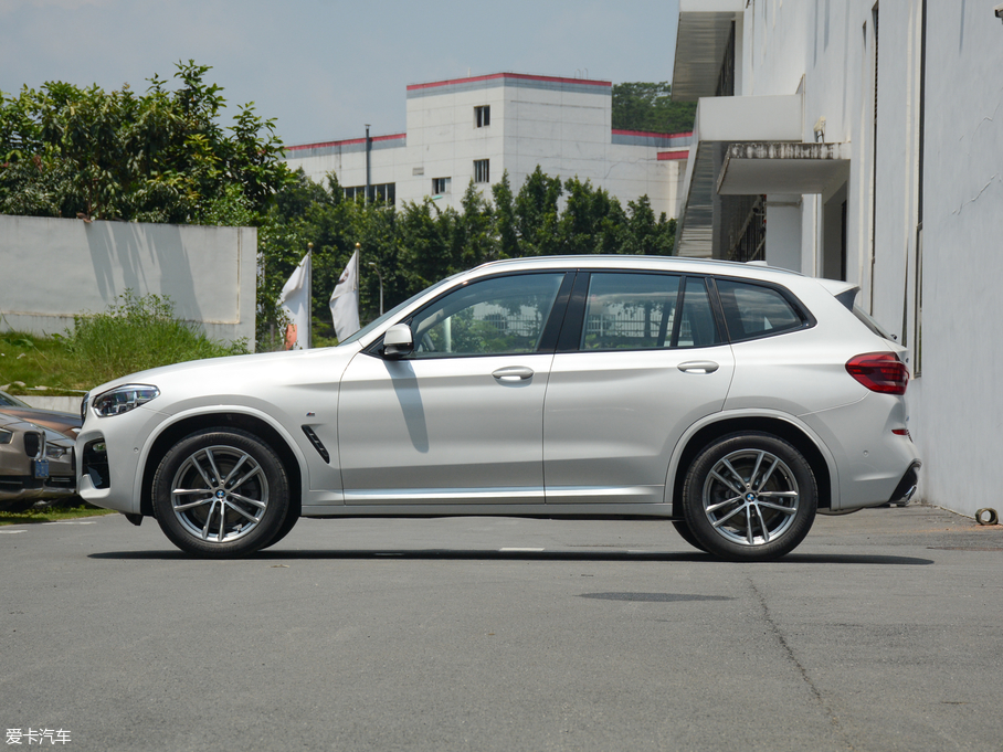 2018RX3 xDrive 25i M\b