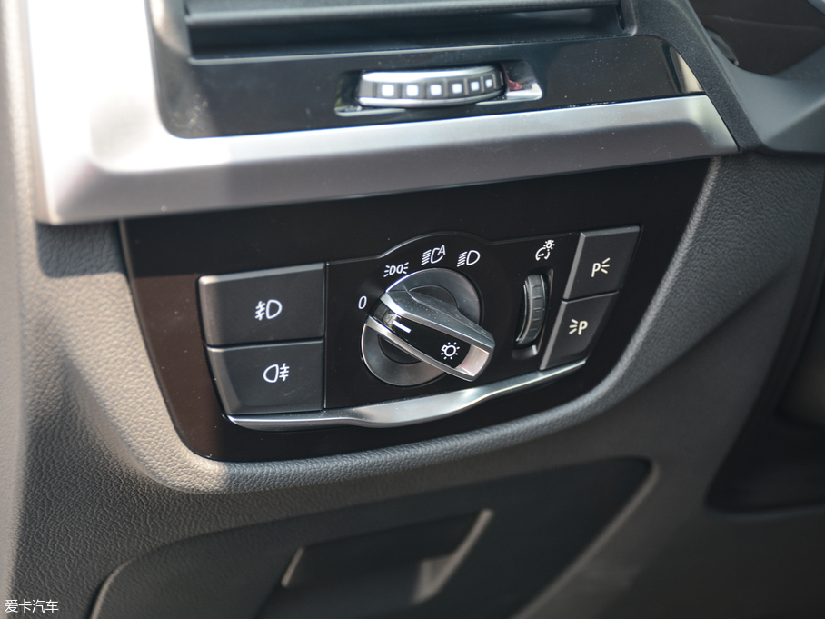 2018RX3 xDrive 25i M\b