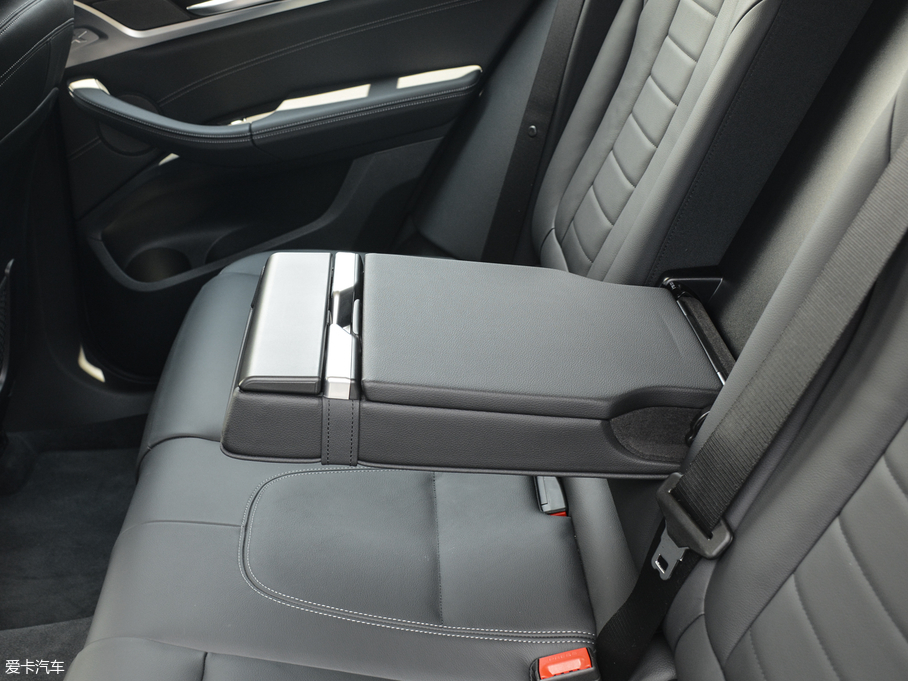 2018RX3 xDrive 25i Ab