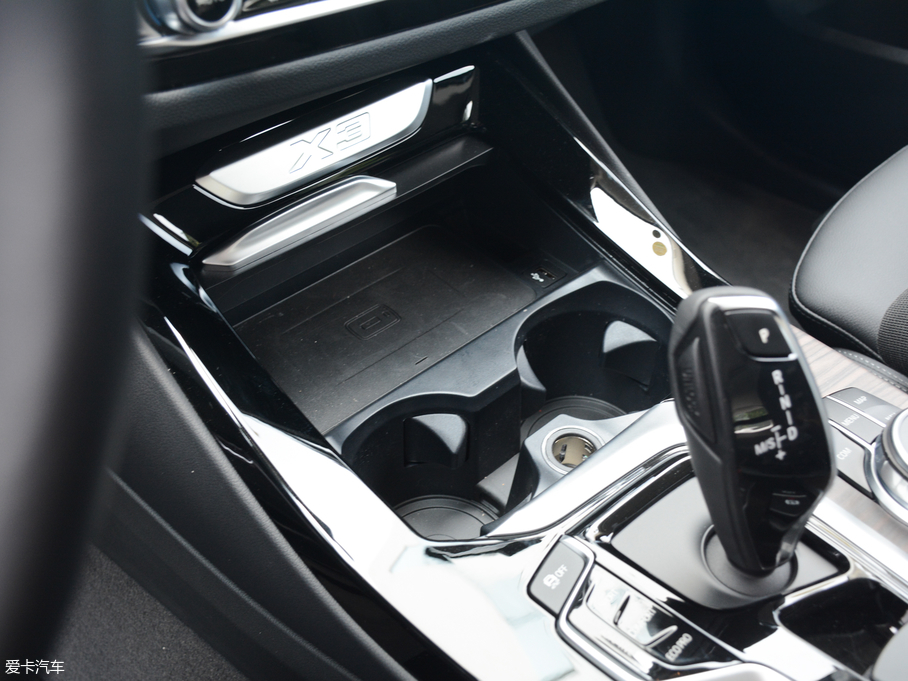 2018RX3 xDrive 25i Ab