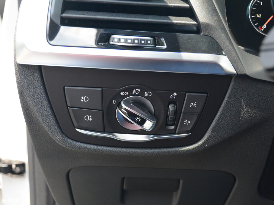 2018RX3 xDrive 25i Ab