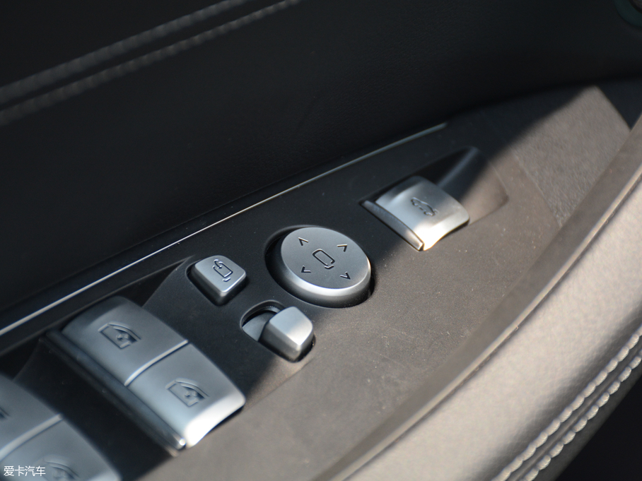 2018RX3 xDrive 25i Ab