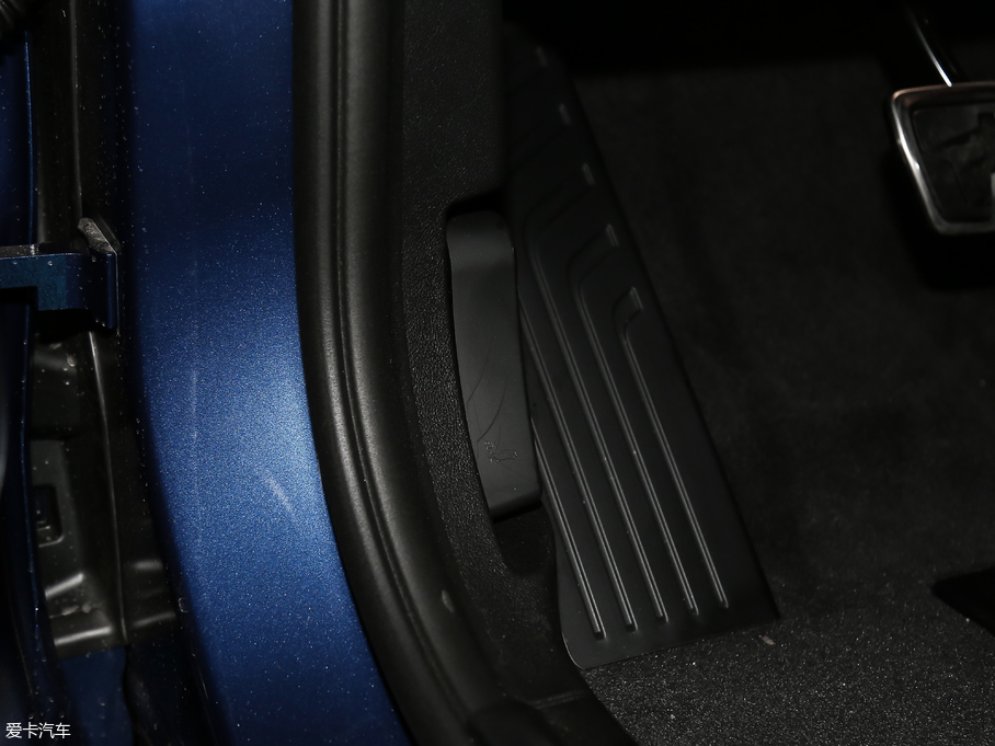 2018RX3 xDrive 28i M\b