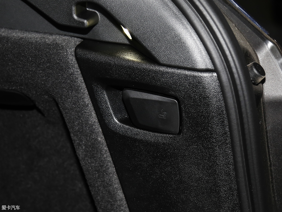 2018RX3 xDrive 28i M\b