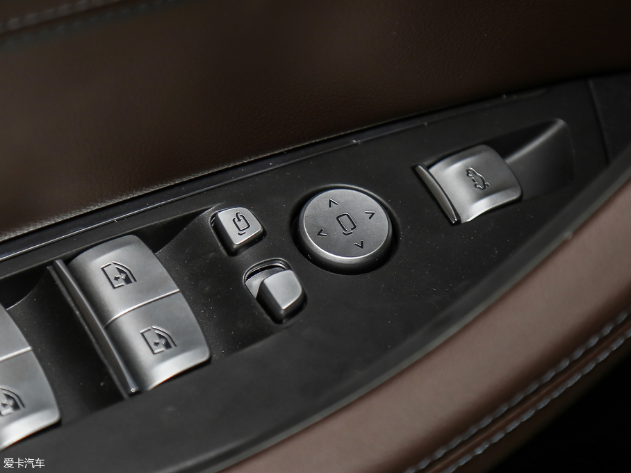 2018RX3 xDrive 28i M\b