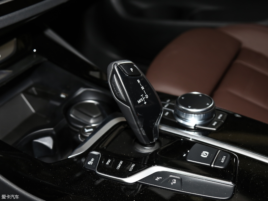 2018RX3 xDrive 28i M\b