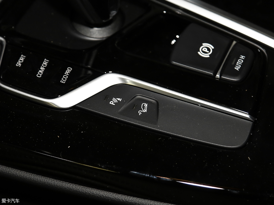 2018RX3 xDrive 28i M\b