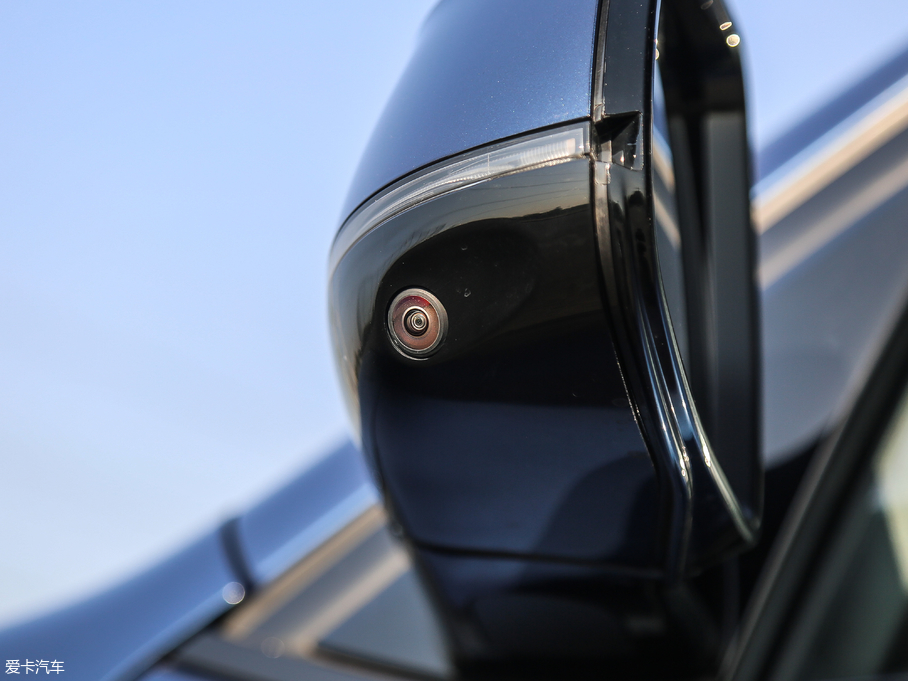 2018RX3 xDrive 30i M\b