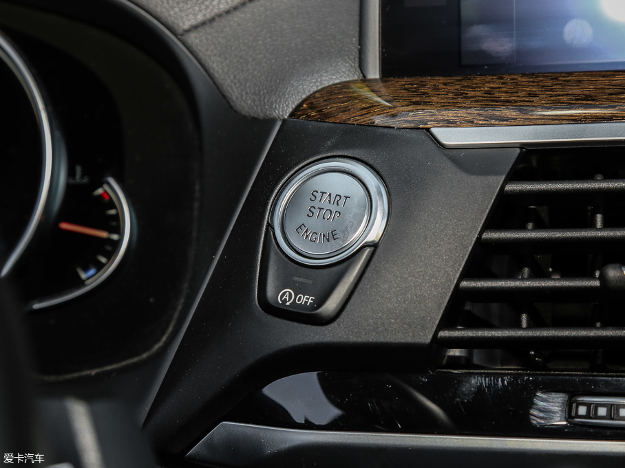 2018RX3 xDrive 30i M\b