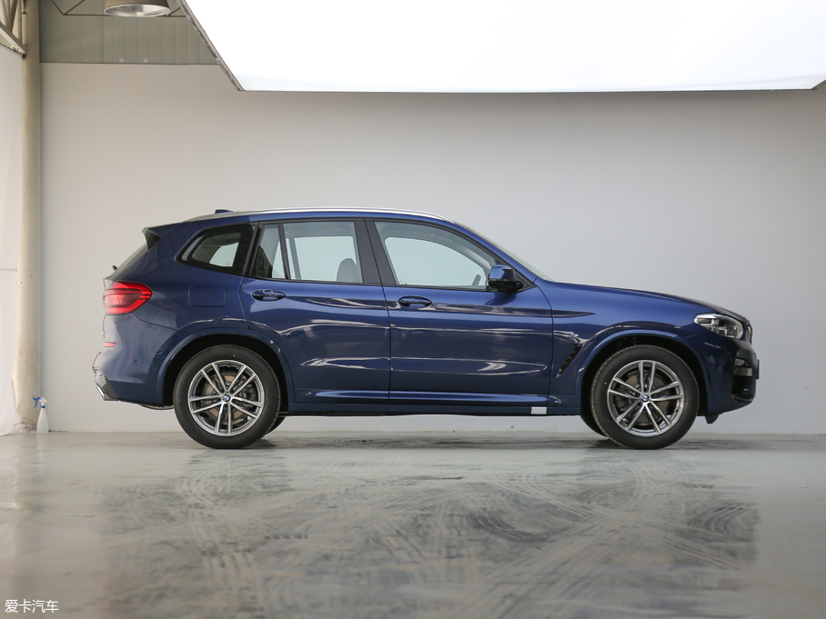 2018RX3 xDrive 25i M\b