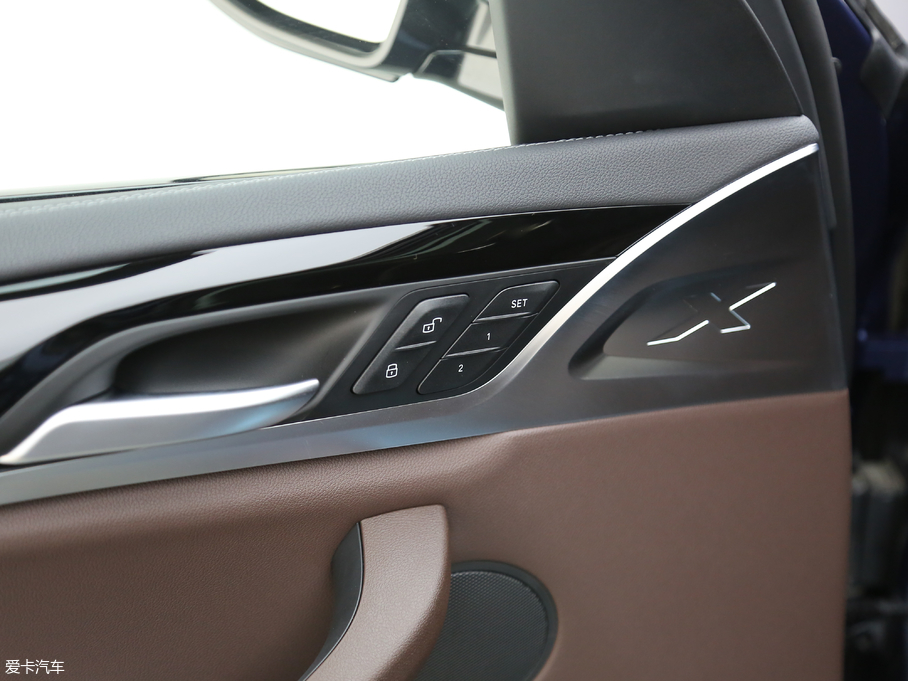 2018RX3 xDrive 25i M\b