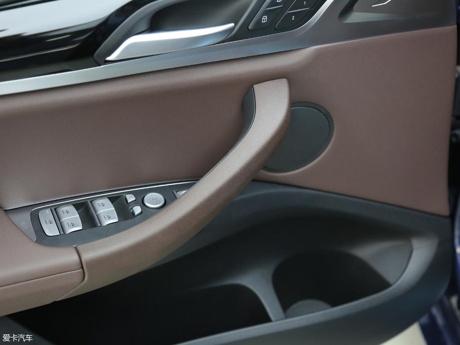 2018RX3 xDrive 25i M\b